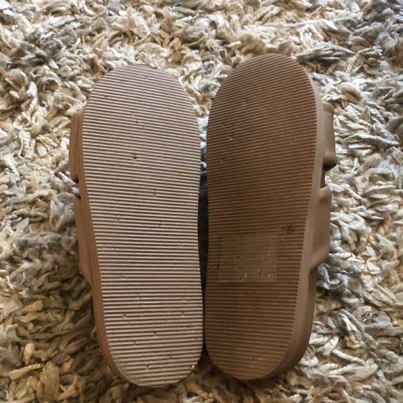 AE Twist Slide Sandal - Picture 6 of 14